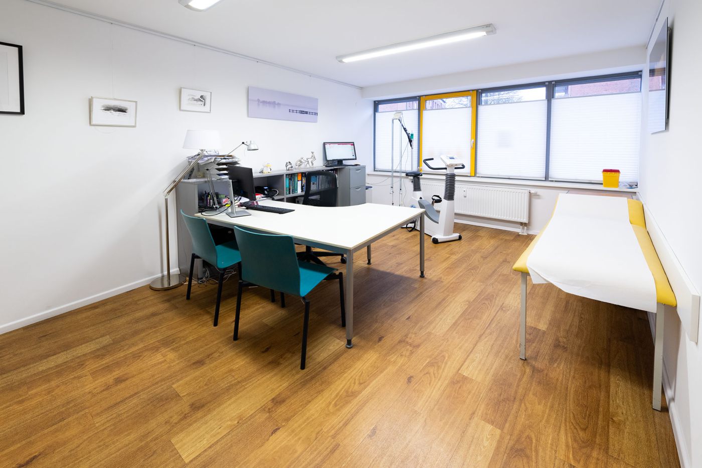 Praxis Dr. Schoof Untersuchungsraum ekg